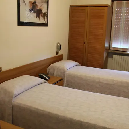 Hotel O'Scugnizzo 2 Belluno Room photo